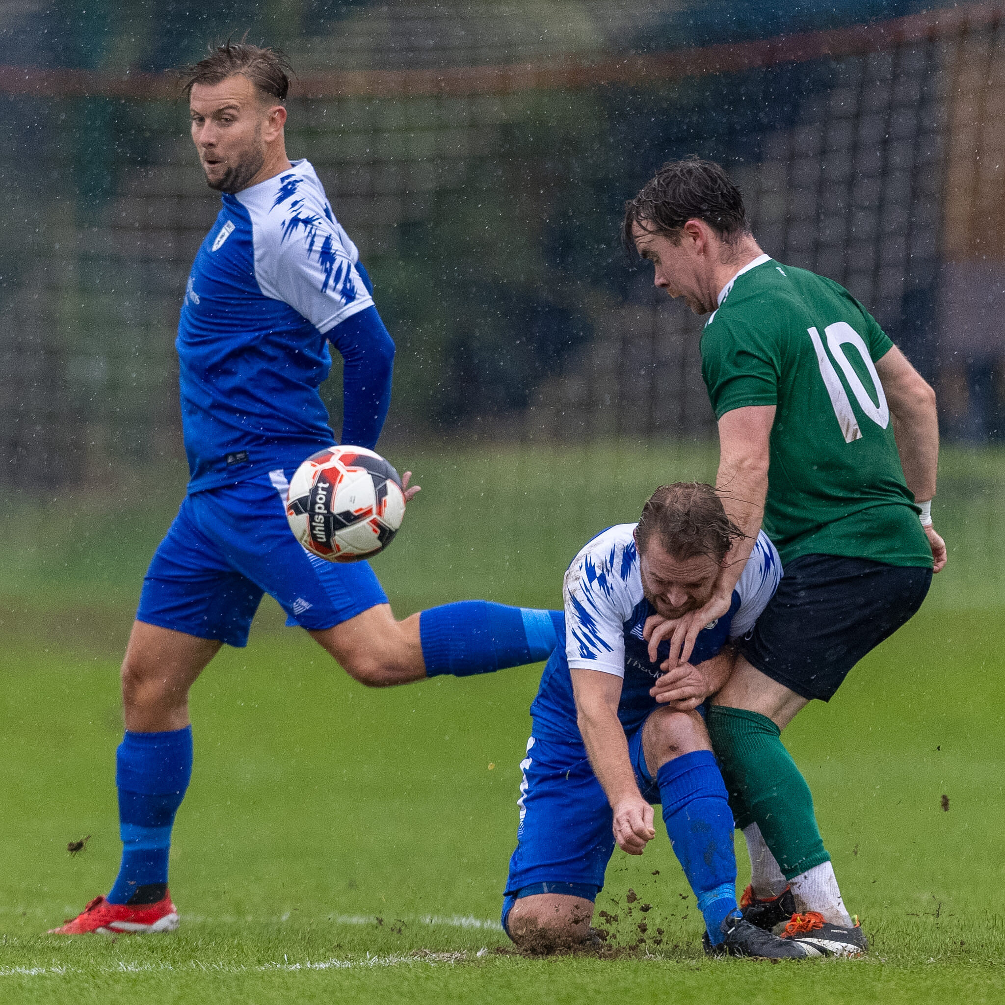 Match action from Worcester Park v London Hibernian at Skinners Field, 24 October 2026 — photo 5 of 36