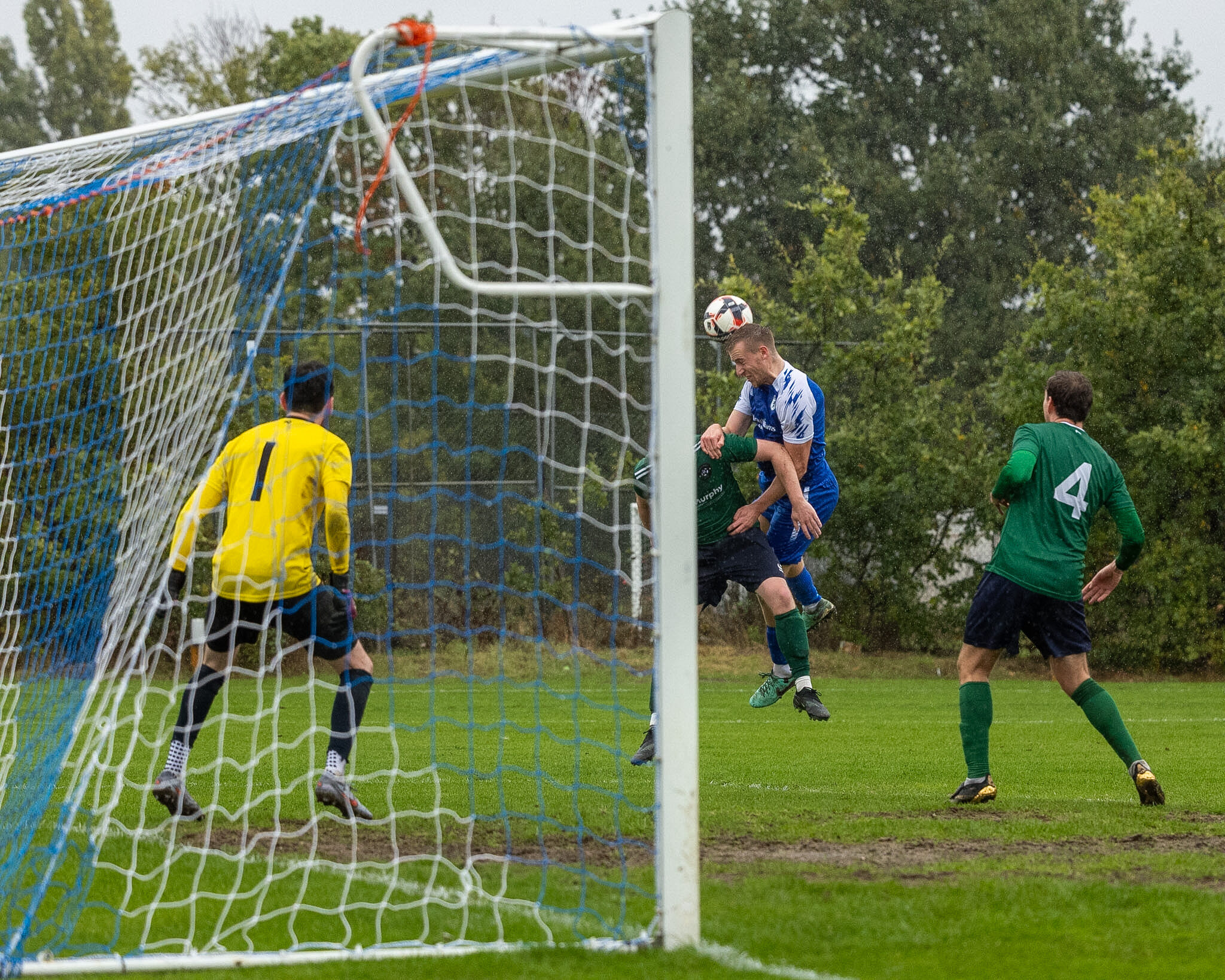 Match action from Worcester Park v London Hibernian at Skinners Field, 24 October 2026 — photo 9 of 36