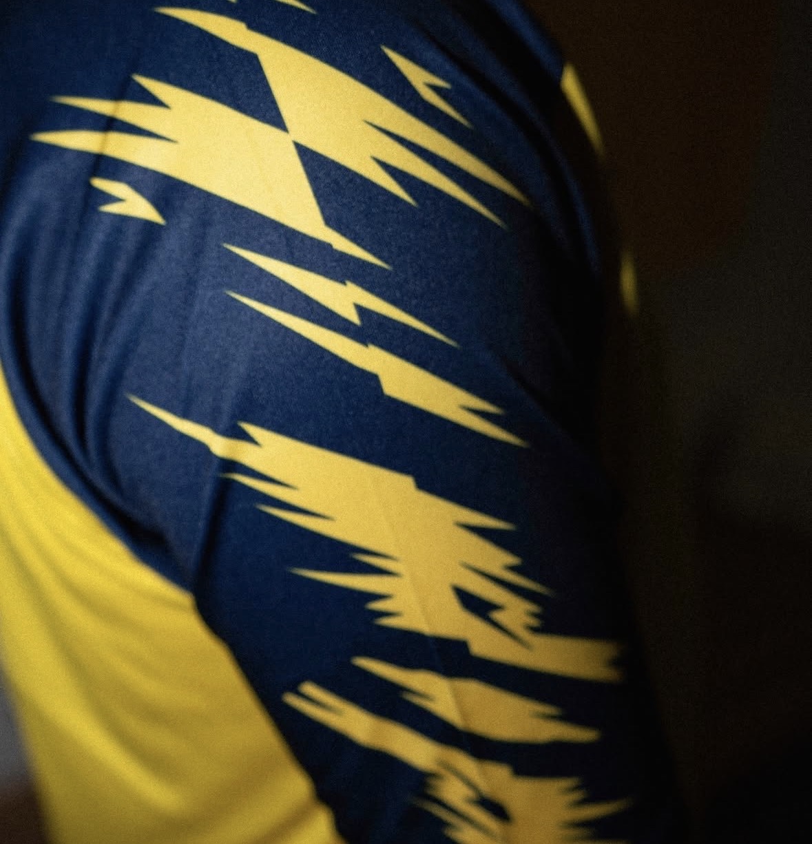 The lightning sleeve print, yellow on navy